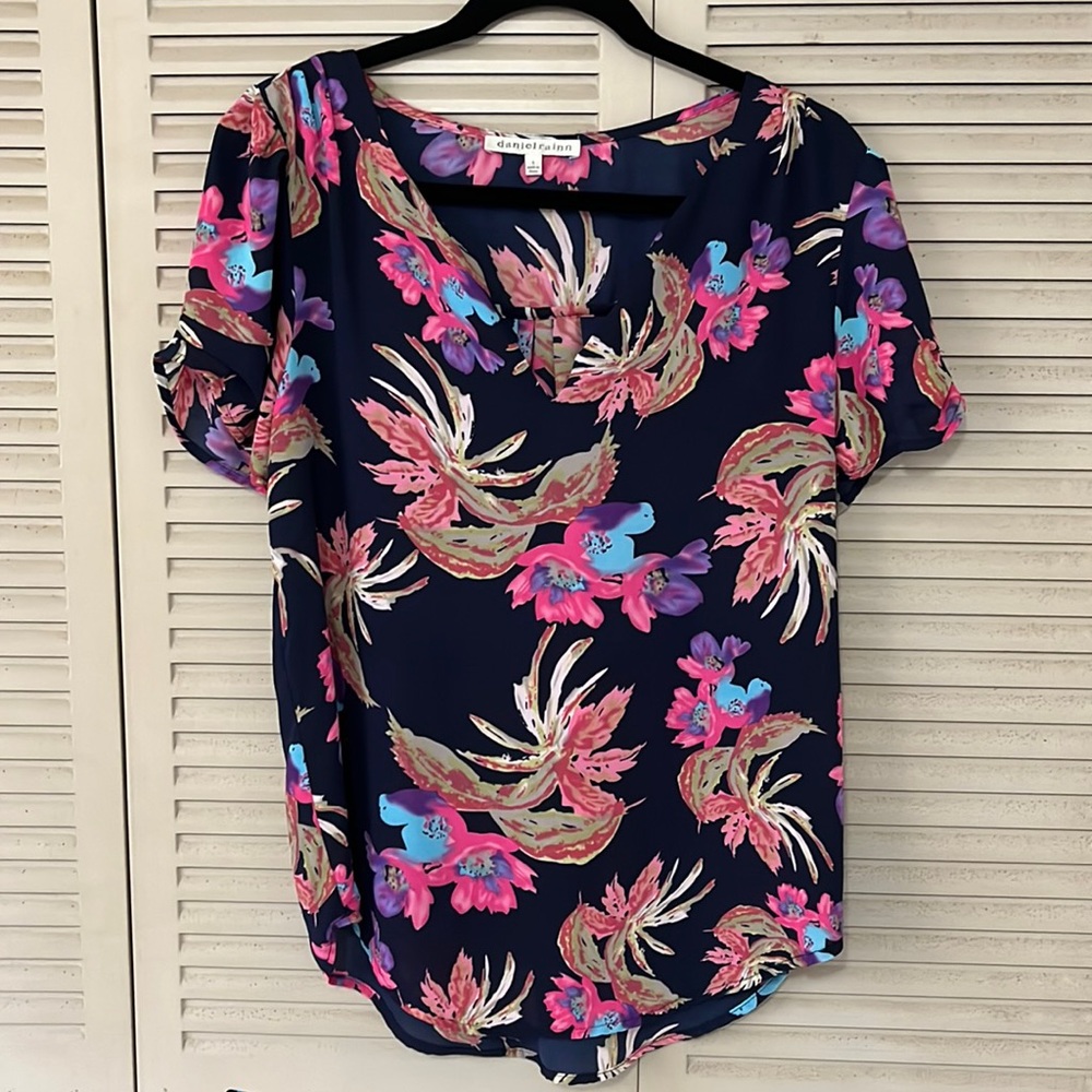 Daniel Rainn colorful Blouse, Size S.